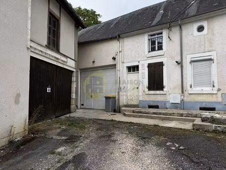 garage de 76m² en plein cur de saint martin d'auxigny