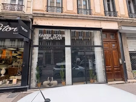 achat local commercial 104m² lyon 6ème