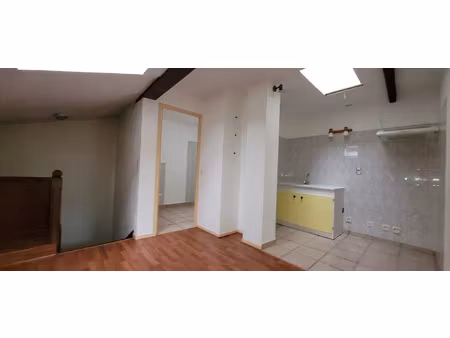 location appartement 3 pièces 28m² bretenoux 46130