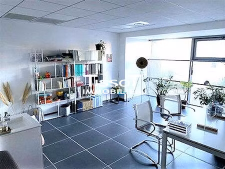 location local professionnel 35m² nimes 30900