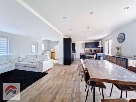 maison de luxe de 6 pièces en vente à marines  france