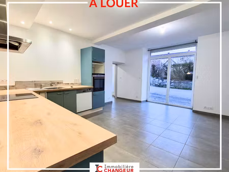 location appartement 5 pièces 159m²