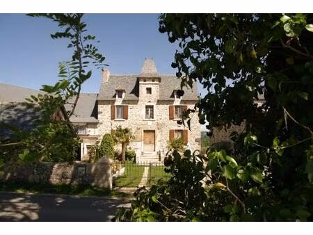 charmante retraite campagnarde avec potentiel de revenus et vue panoramique