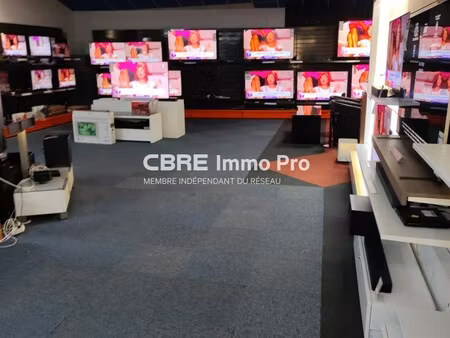 achat local commercial 900m²