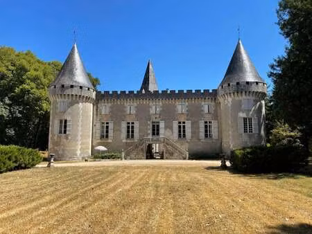 château à vendre à champagnac-de-belair : 1 431 000€ | 870m²