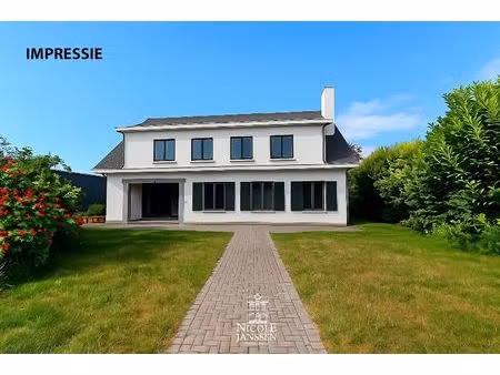 ruime gezinswoning met studio