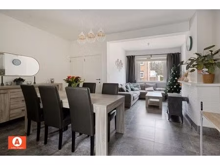 instapklare woning  óók achteraan bereikbaar!