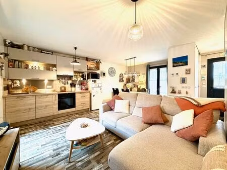 exclusivite situé à 10 mn de thonon  maison t3 avec jardin  terrasses  stationnements (742