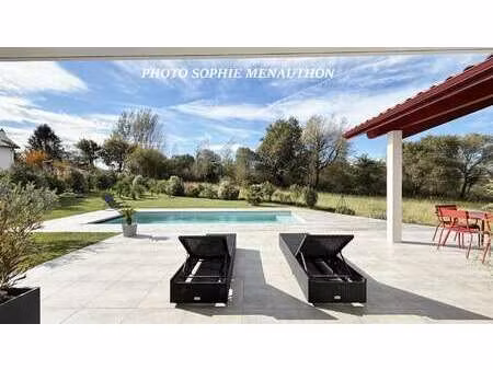 maison de luxe à vendre à ustaritz : 871 500 € | 160m²