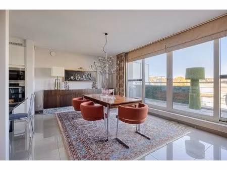 luxueus appartement met open zicht en gezellig terras