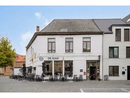 handelspand met woonst - unieke ligging aan het stadsplein en de demer