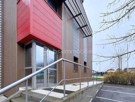 local d'activités de 341 m² à domene