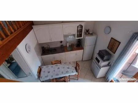 mazet provencal  terrasse  tennis et piscine