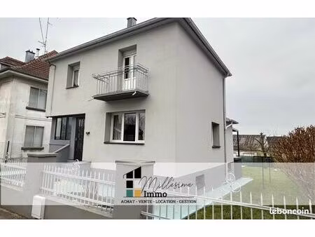 propriété 5 pièces 95 m²