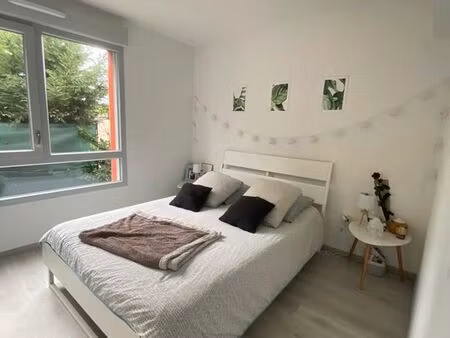 grand t3 avec terrasse et garage