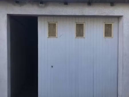 garage 30 m² saintes