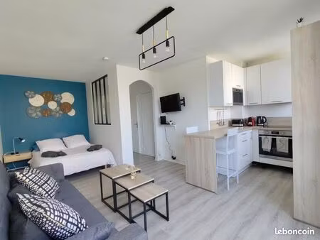 joli studio meublé de 27 m2 à fontenay-le-fleury