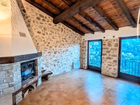 location maison de village