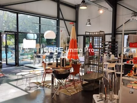 location local commercial 412m²