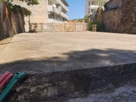 location terrain basse-terre