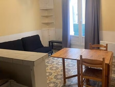 loue studio meublé avec balcon