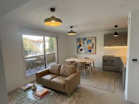 appartement 3 pièces balcon parking 65 m2