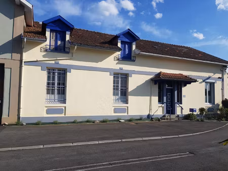 location local professionnel 25m² pontacq 64530