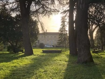 charmante chartreuse proche commodités – grand potentiel