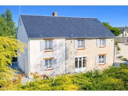 maison en pierres de 9 pièces avec dépendances  garage et terrain