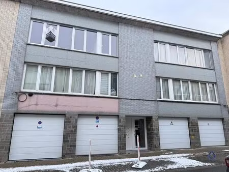 gerenoveerd 2 slaapkamer appartement in zellik