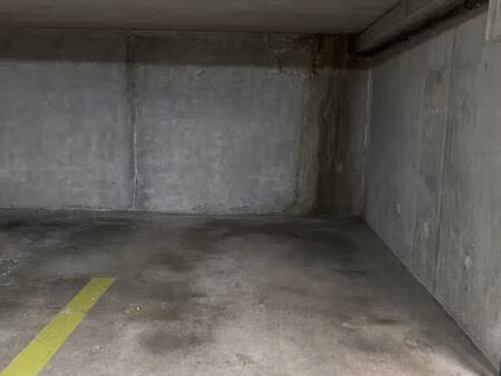 boulevard hoover - emplacement parking