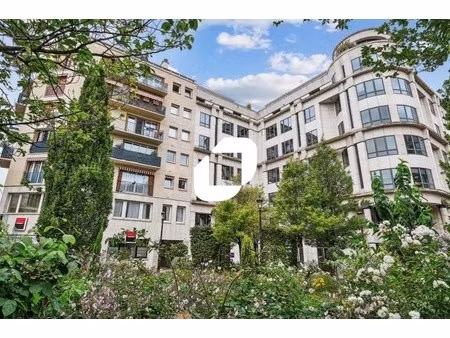 a louer  au pied du metro