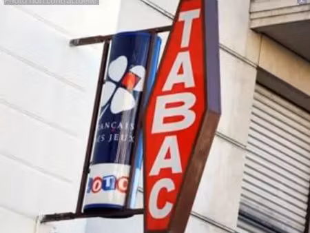 bar tabac brasserie - plein centre ville - banlieue sud-oues