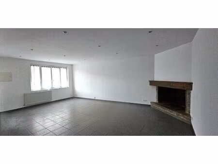 maison de village de 96 m2  3 ch  totalement rénovée 11190 couiza
