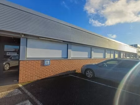 location local professionnel 67m² mondeville 14120