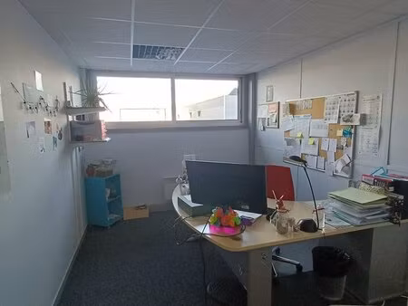 location local professionnel 312m² mondeville 14120