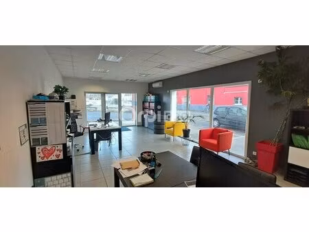 local commercial / bureau a louer