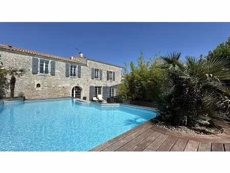 propriété de caractère à dompierre sur mer.