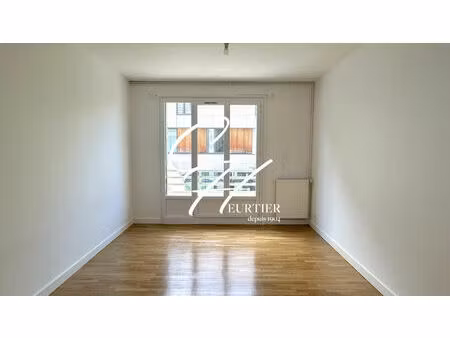 location appartement 3 pièces 62m2 grenoble 38000 - 850 € - surface privée