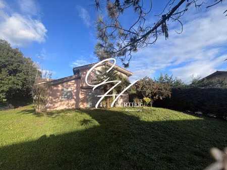 location maison 5 pièces 98m2 crolles 38920 - 1390 € - surface privée