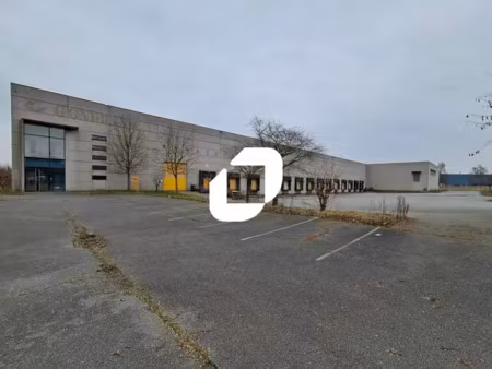 a vendre  cellules avec quai