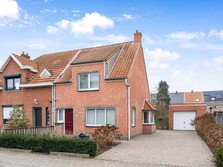 huis te koop in hoevenen met 2 slaapkamers