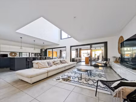 vente maison 6 pièces 195 m² bruges (33520)