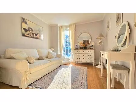 élégance et sérénité au cœur du parc de maugarny