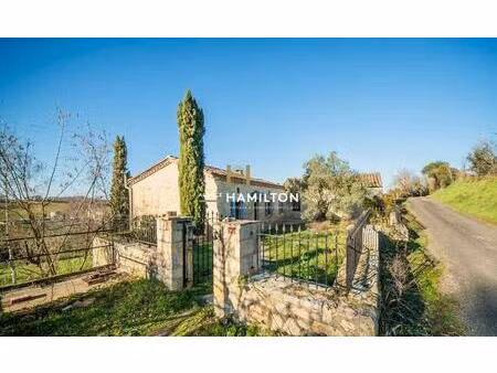 pierre  volumes et nature : une ferme de caractère restaurée