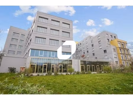 a louer  bureaux neufs au pied du metro ligne 14