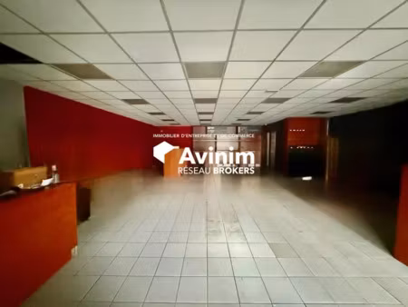 a louer local commercial de 104m2