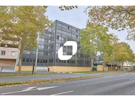 a louer  bureaux erp et pmr à louer