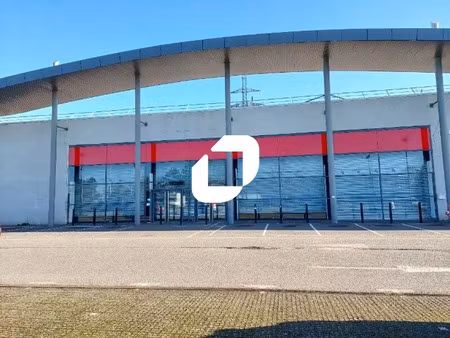 location commerce coignieres 78310