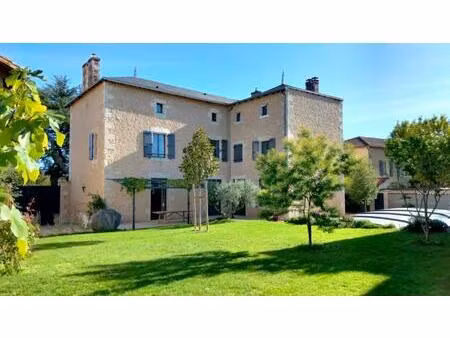 magnifique ancienne ferme rustique en pierre rénovée  7 chambres  7 salles de bains  à...